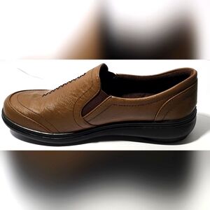 Womens 7.5 Easy Street Comfort Wave Brown Leather Slip-On Shoes Lightweight